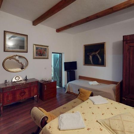 Villa Giulia Islaz Buitenkant foto