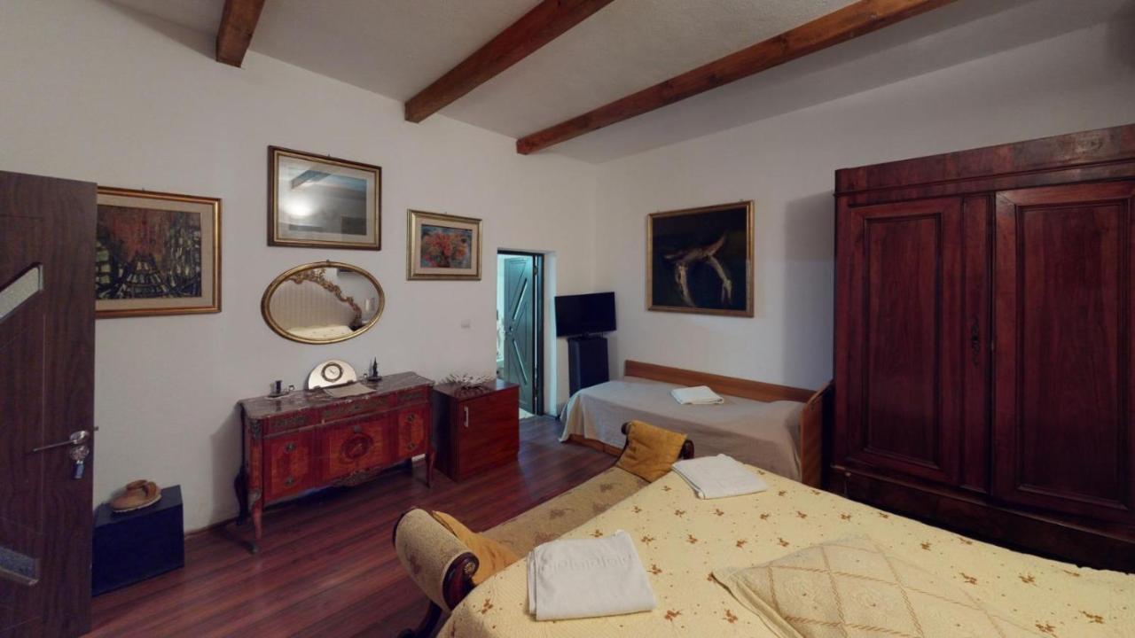 Villa Giulia Islaz Buitenkant foto