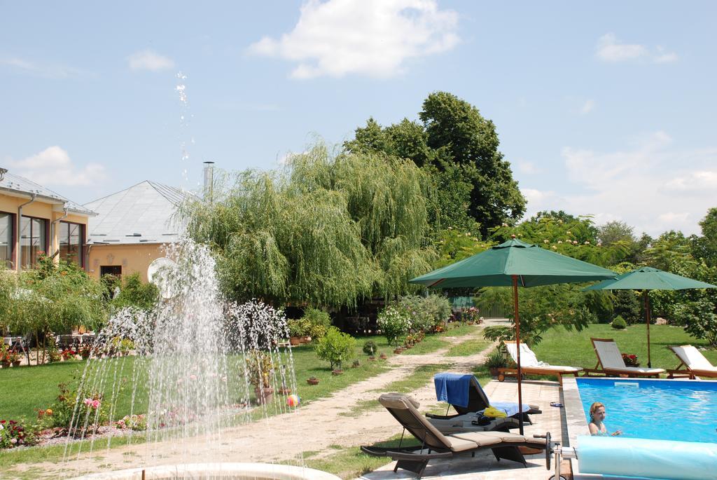 Villa Giulia Islaz Buitenkant foto