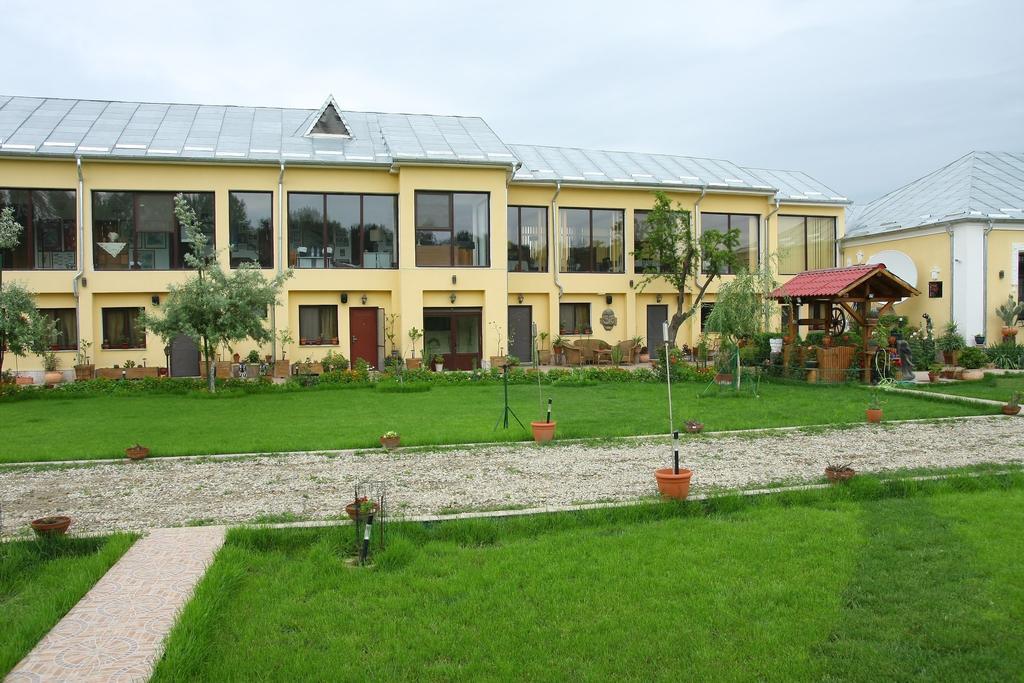 Villa Giulia Islaz Buitenkant foto